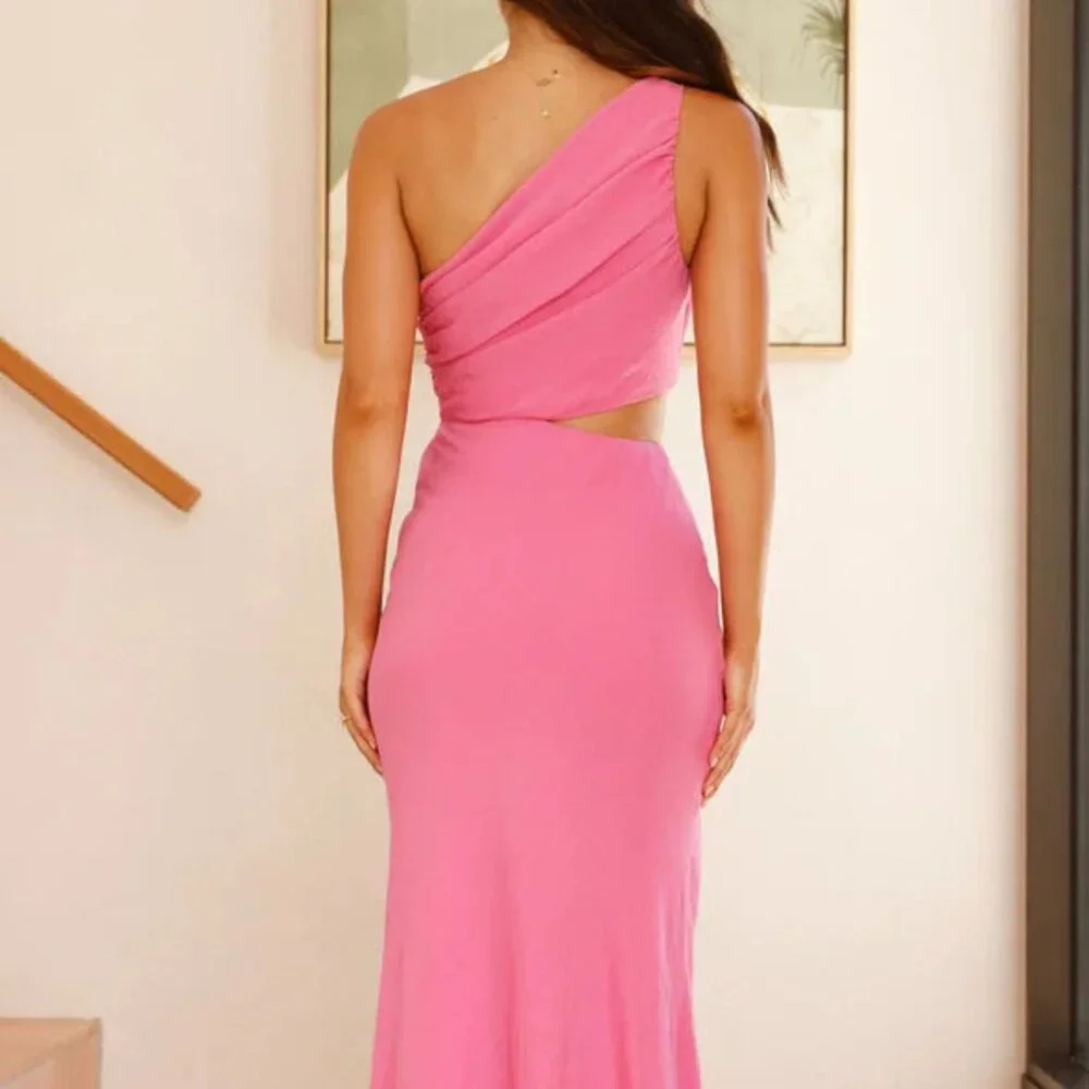 One-Shoulder Floral Cutout Dress - Picture 4 of 5